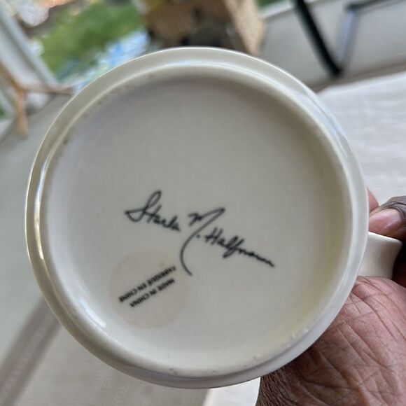 Anthropologie Petal Palette Monogrammed B Mug - Picture 5 of 5